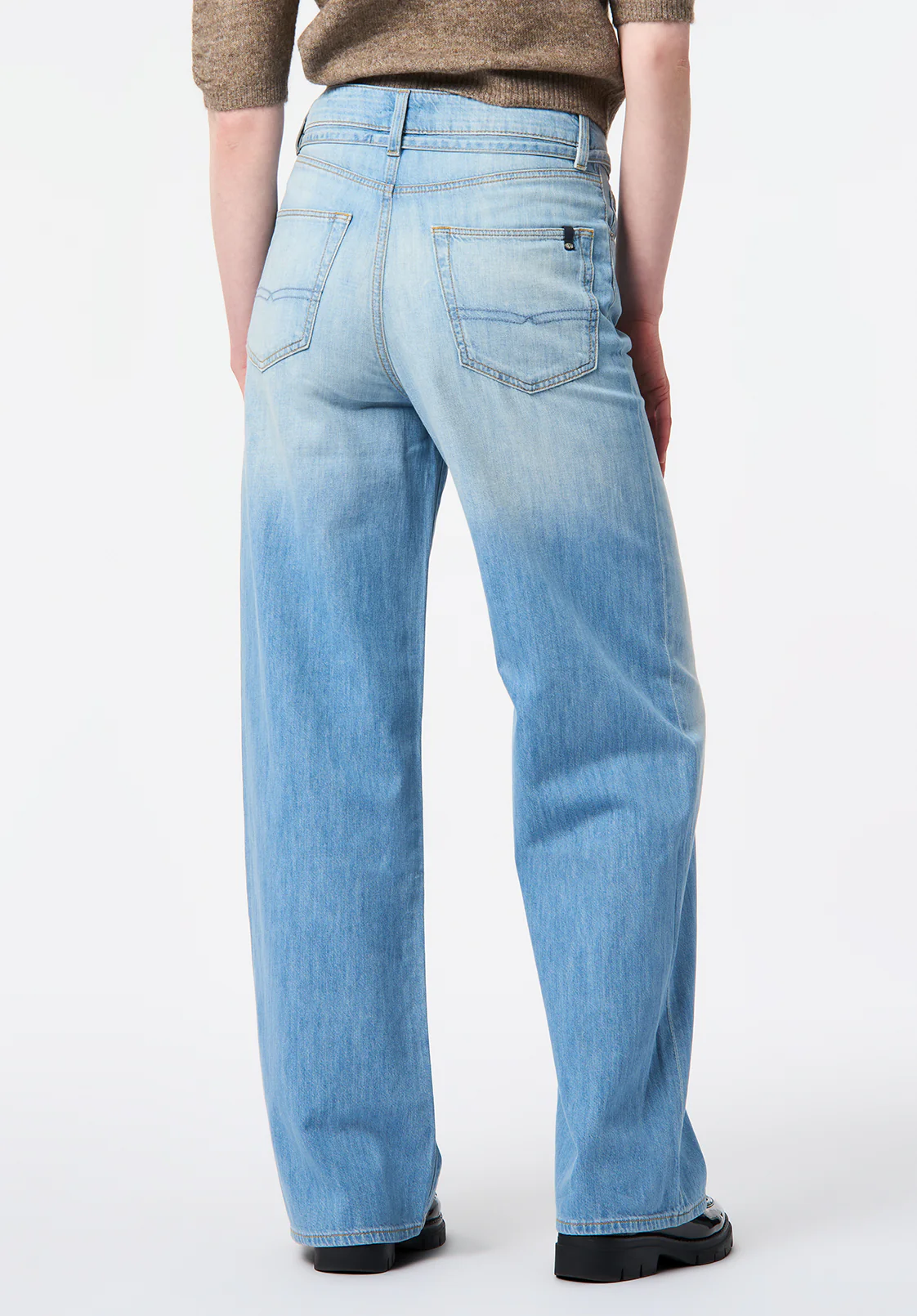 Alecia Women's High Rise Wide Leg Jeans, Light And Worn - BL16113 - Image 3