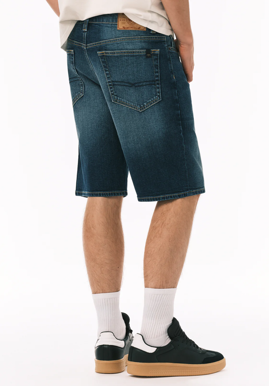 Dean Men’s Relaxed Straight Denim Short, Contrast Whiskered - BM22953 - Image 4