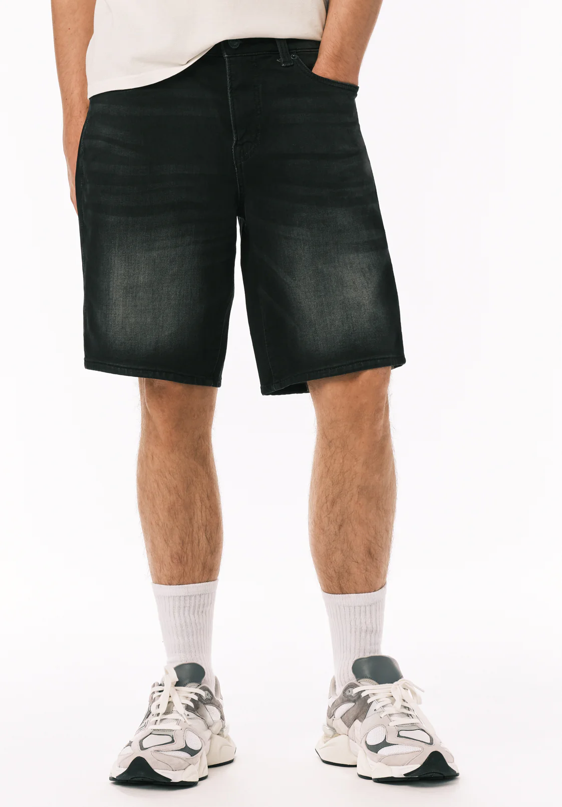 Dean Men’s Relaxed Straight Freedom Flex Short, Worked and Sanded - BM22965 - Image 2