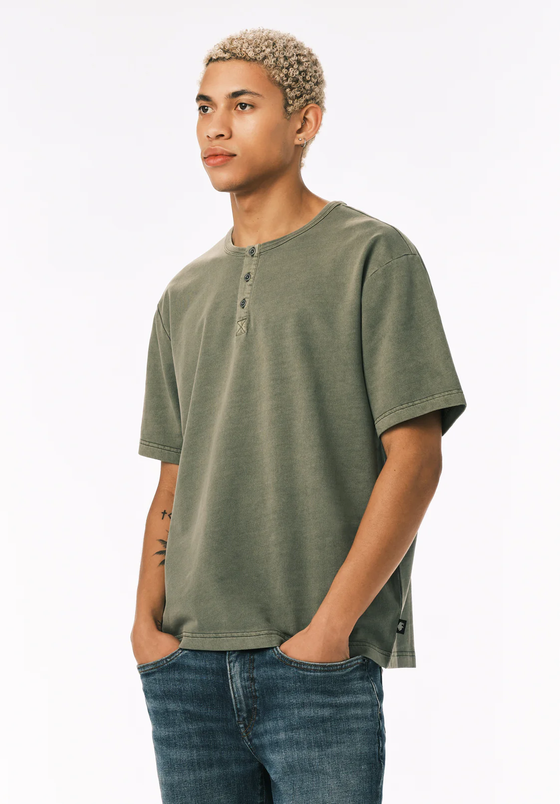 Kandor Men's Short Sleeve Henley, Army Green - BM24782 - Image 2