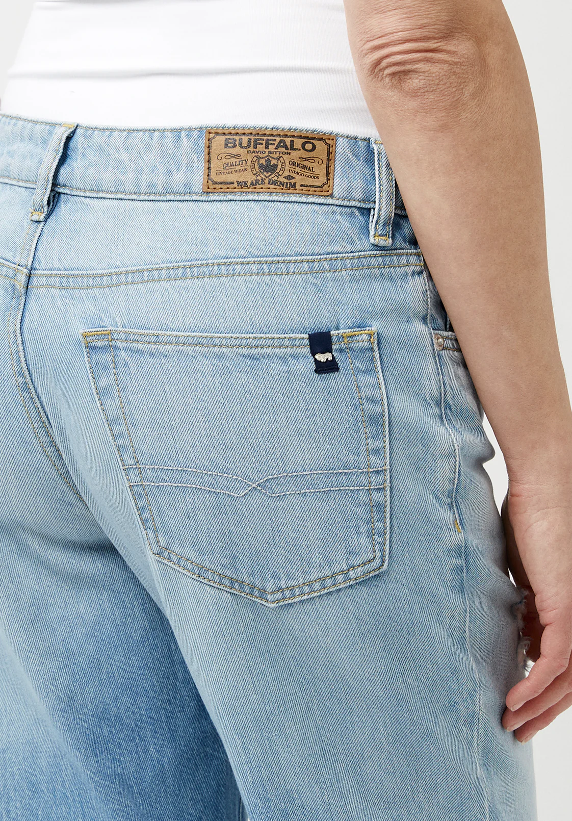 Madison Women's Relaxed Boyfriend Jeans, Used and Sanded - BL15871 - Image 8