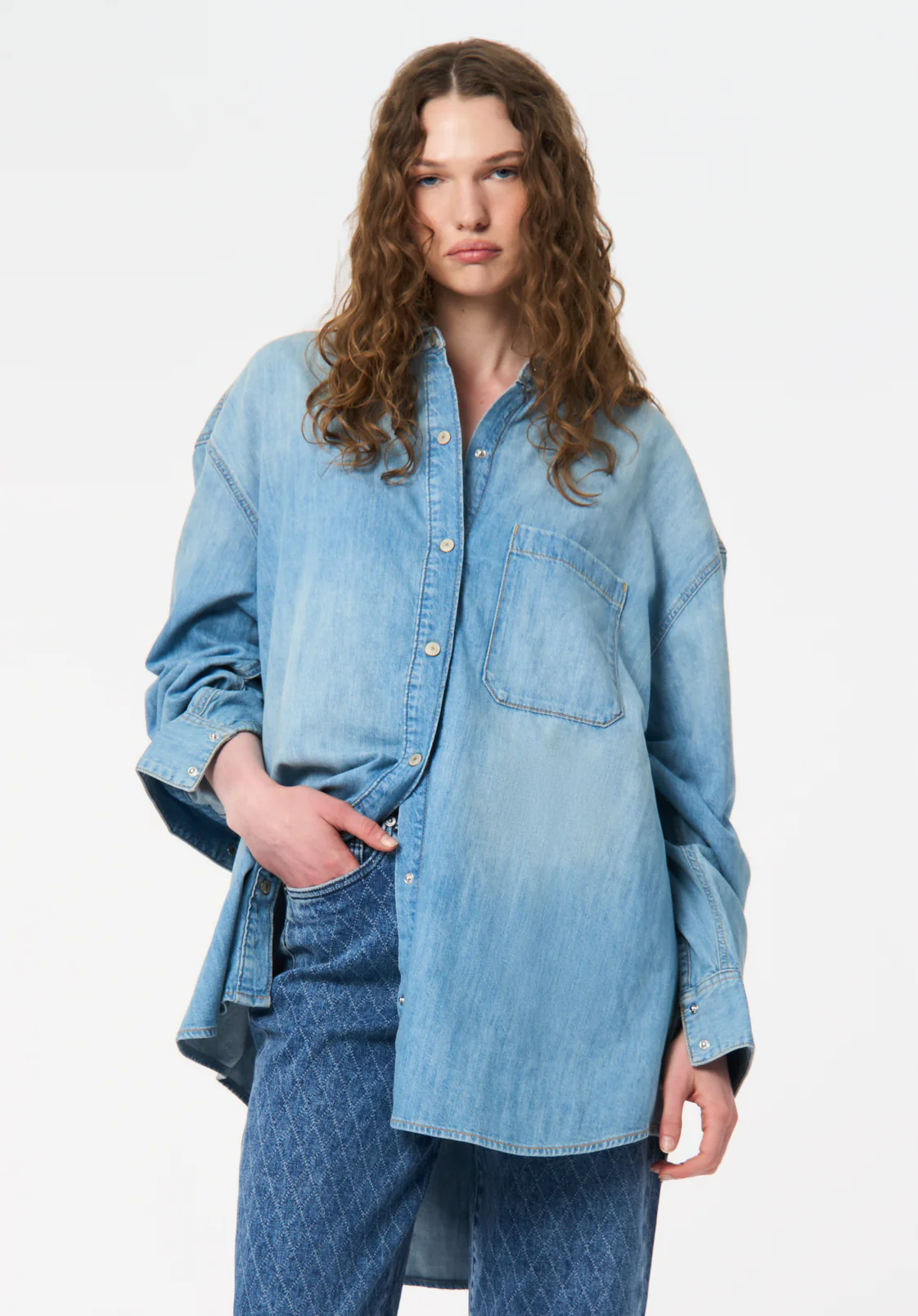 Safiya Women's Oversized Denim Shirt, Light and Worn - BL16114 - Image 2